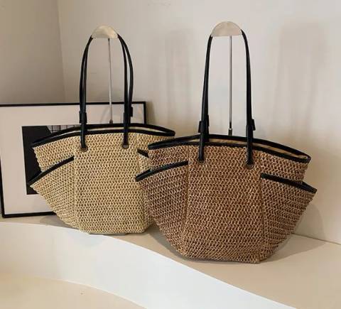 Fashionable Large-Capacity Straw Bag